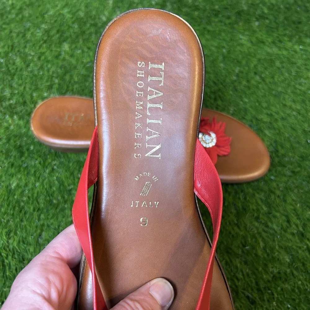 Italian Shoemakers Red Flower‎ Rhinestone Wedge Flip Flop Sandals Womens 9 Italy